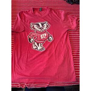 WISCONSIN BUCKY BADGER shirt size Large RED